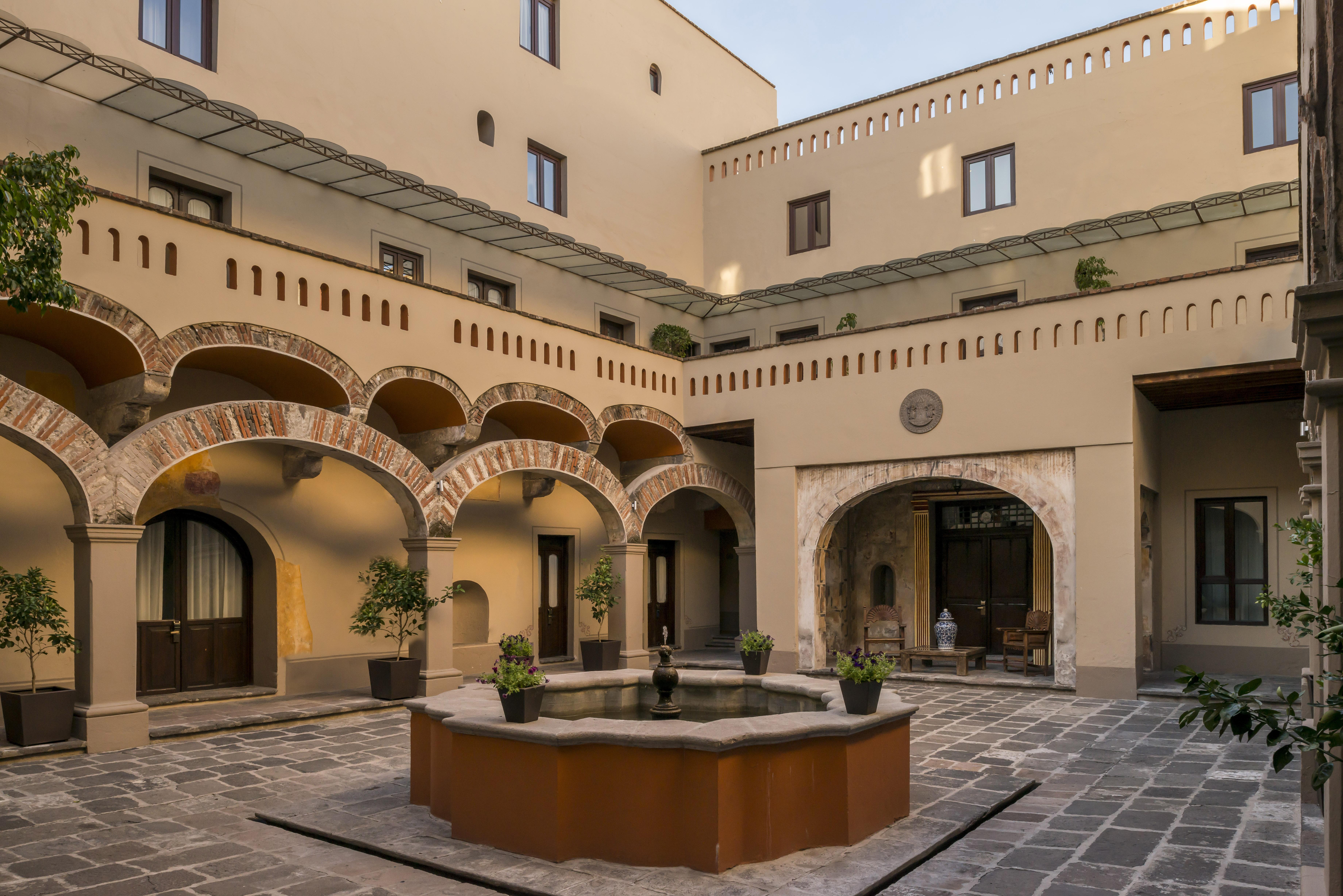 Quinta Real Puebla Hotel Exterior foto The courtyard of the hotel