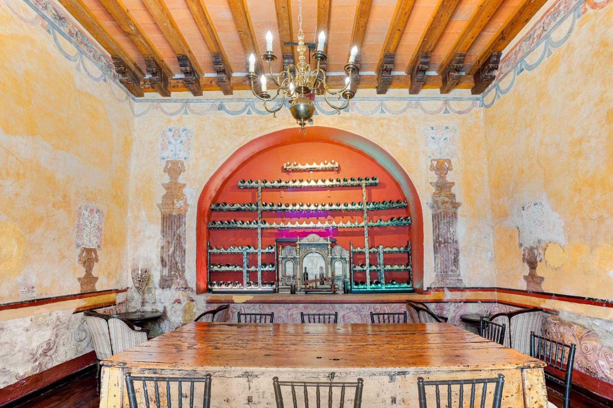 Quinta Real Puebla Hotel Exterior foto The wine tasting room at the Hacienda de San José
